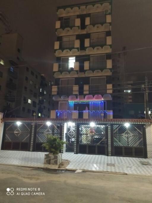 Familiar Apartment *